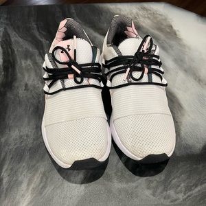 Under Armour Tennis Shoes